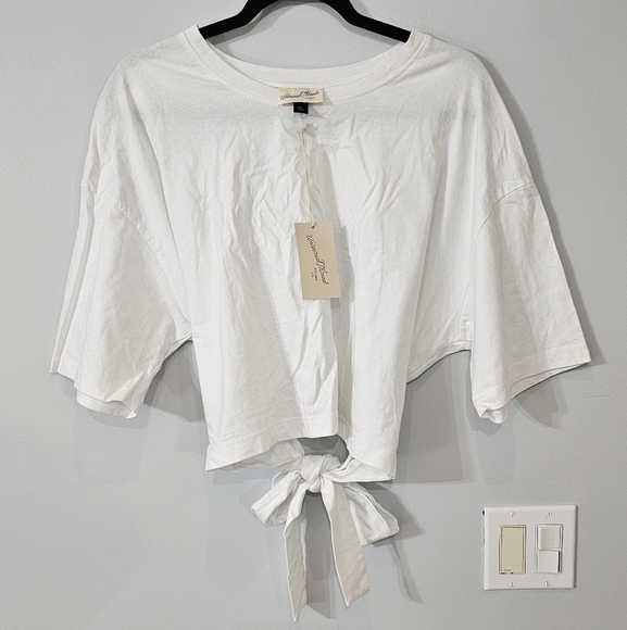 Universal Thread White Crop Blouse with Tie back - Picture 1 of 3